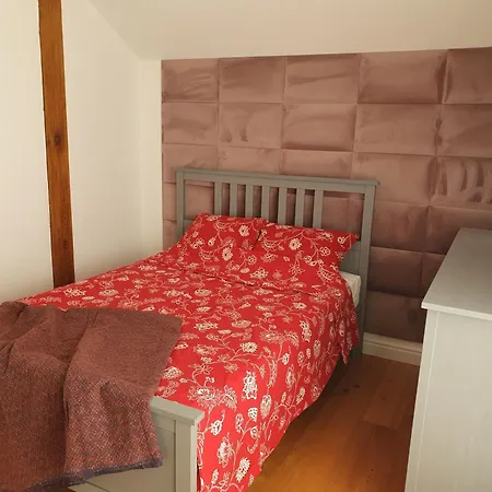 Dom Pietrowy, 3 Sypialnie, Salon, Aneks Kuchenny, Ogrod Z Zestawem Wypoczynkowym, Prywatny Podjazd Na 2 Samochody, Wi-fi Σπίτι διακοπών